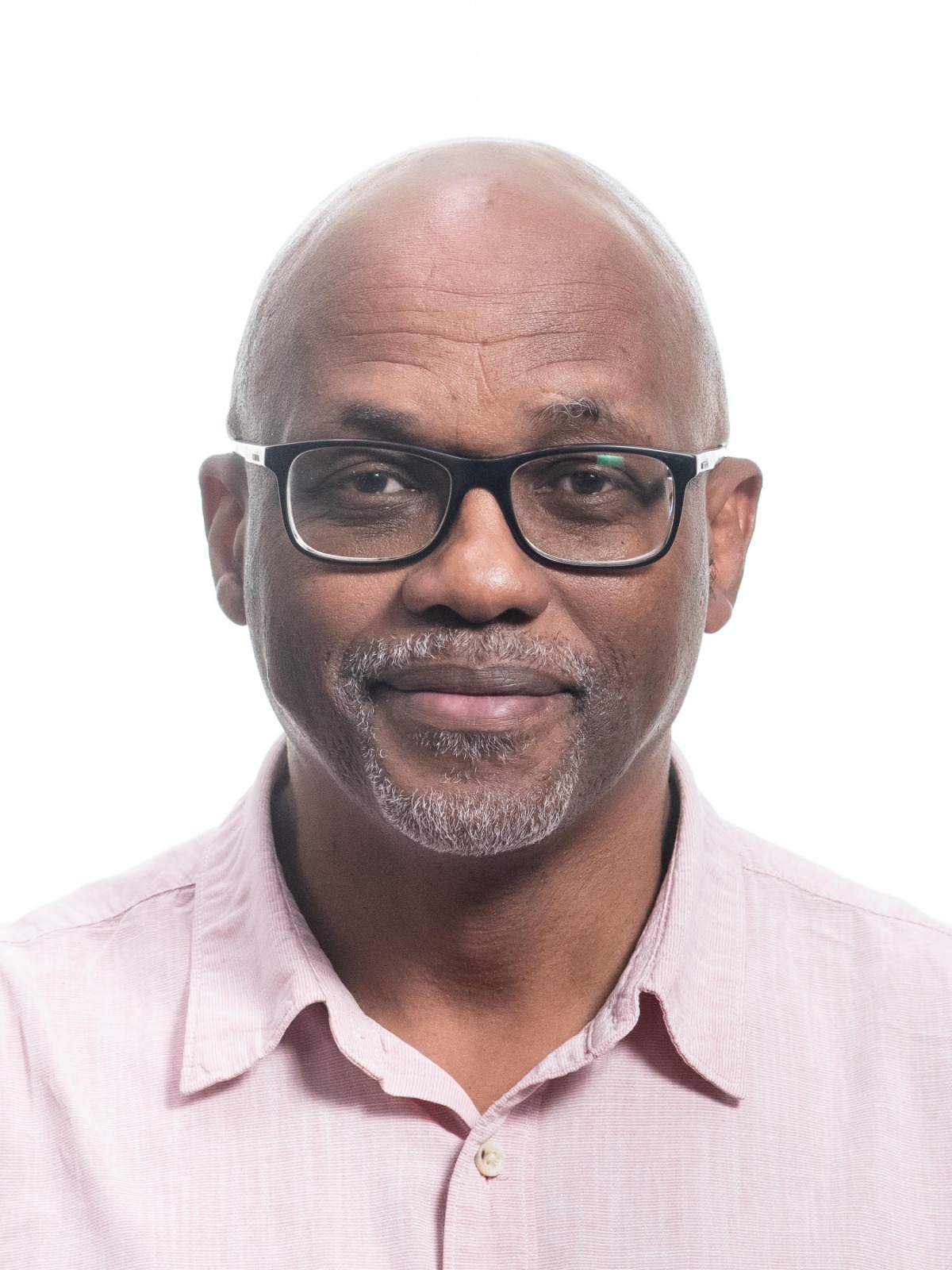 Profile of Prof. Thando Ndarana